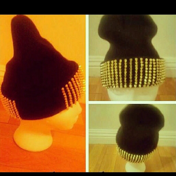 Accessories - Black&Gold spike beanie