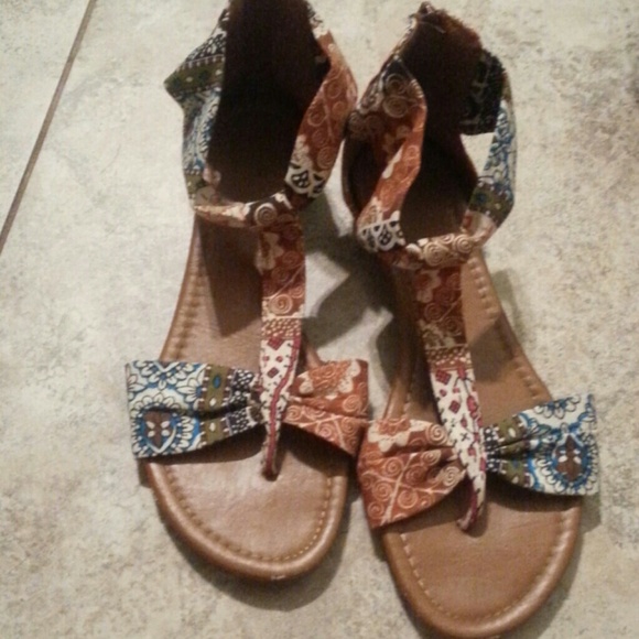 8.5 sandals lightly loved and literally loved