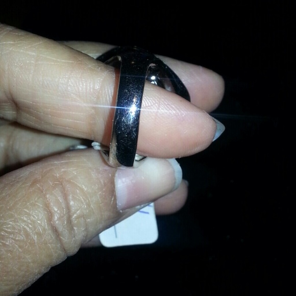 Pretty Cocktail Ring - Picture 4 of 4