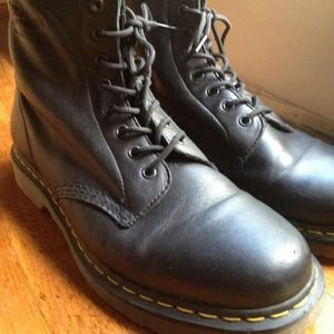 ***HOLD*** DR MARTEN