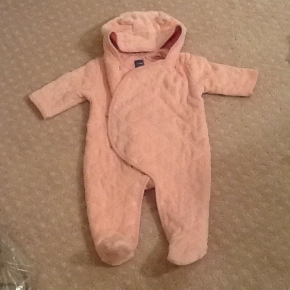 Gap baby pink bunting