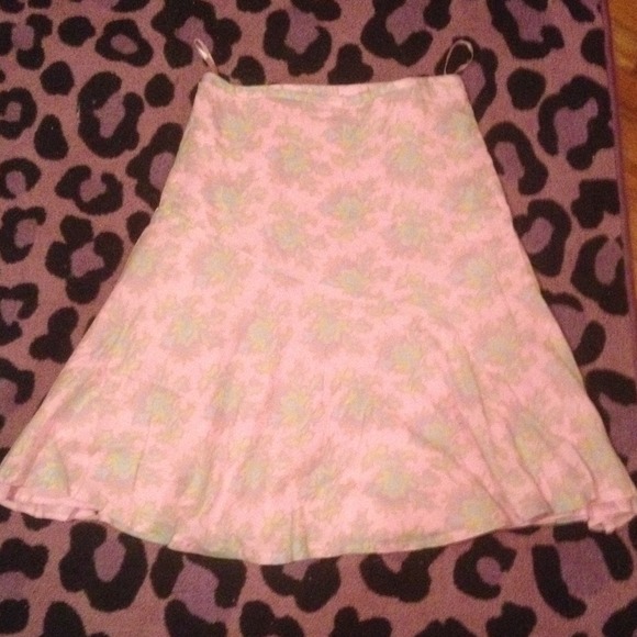 Gap skirt