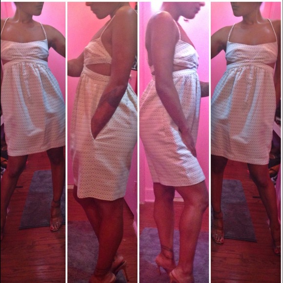 Cut out dress with pockets