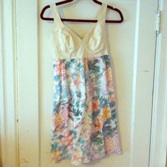 Lux floral cotton sundress urban outfitters xs