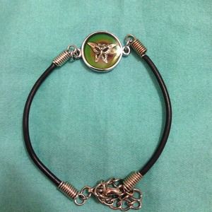 Butterfly mood bracelet