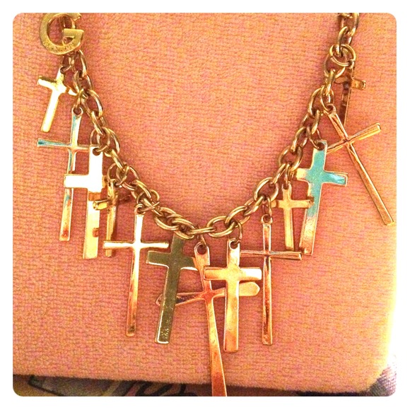 💢sold tru fb💢Guess cross necklace new