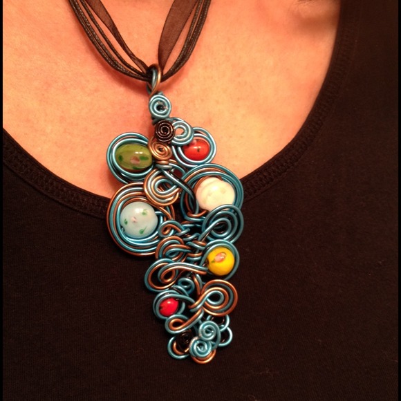 Wire wrapped necklace. - Picture 1 of 1