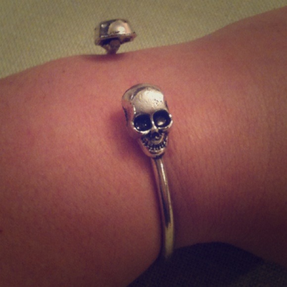 Silver skull bangle