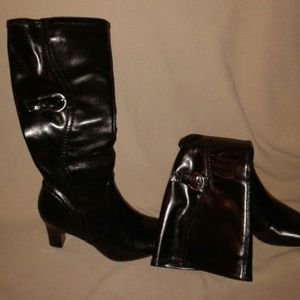 Womens boots.