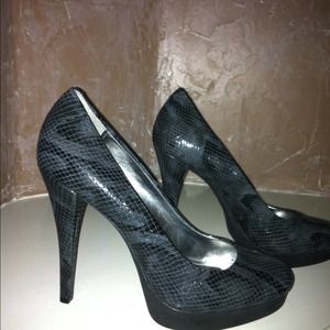 Shoes-Black Pumps