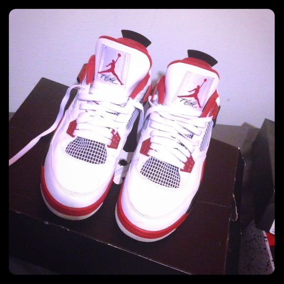 Authentic Jordan retro 4s - Picture 1 of 1