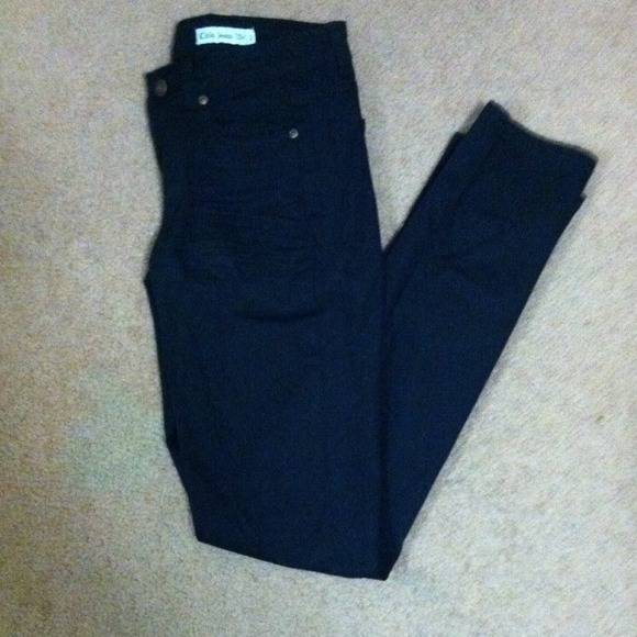 Black skinny jeans