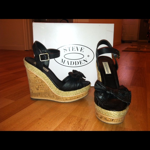 🚫Sold 🚫Steve Madden Wedges