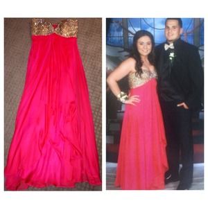 Formal sweetheart strapless dress