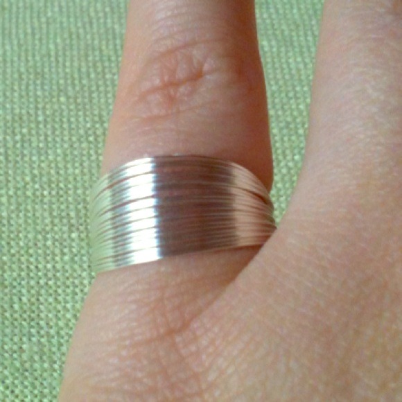Gorgeous silver ring - Picture 1 of 3