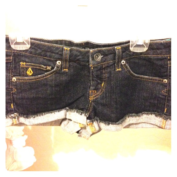 Volcom shorts
