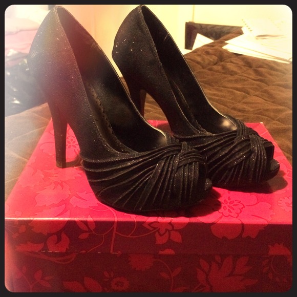 Lulu Townsend Peeptoe Pumps Black Pleating