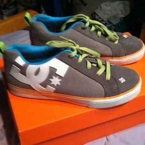 Dc skateboarding shoes