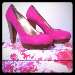 👇Chinese Laundry Suede Pumps Fuschia