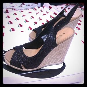 ✳️Nine West Black sparkly wedges. Black Fab FB