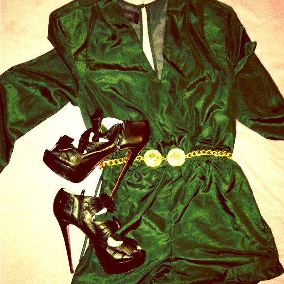 ✨💫KARDASHIAN  KOLLECTION💫✨ Dark Green Romper !!