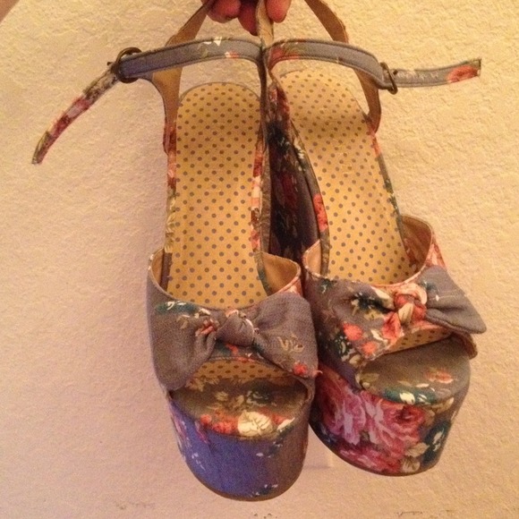 🌹Retro Inspired Demin Wedges🌹