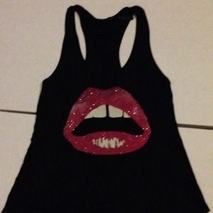 Trendy lips graphic tank