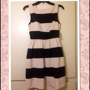 NWT B. Darlin dress w/Black & Ivory Stripes sz 5/6