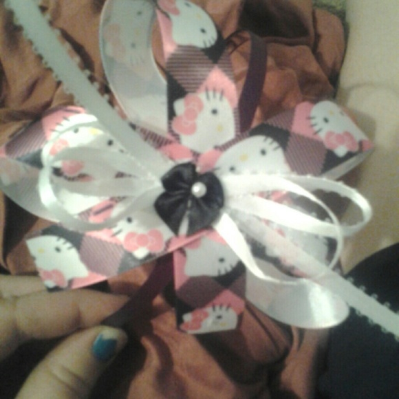 Hello kitty headband