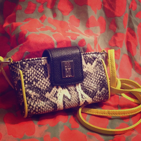 Cross Body - Picture 1 of 2