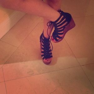 Jeffrey Campbell Lachey.