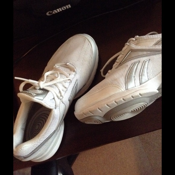 SOLD !!!! Reebok Easy Toners - Picture 2 of 2