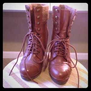 Great heeled booties!!