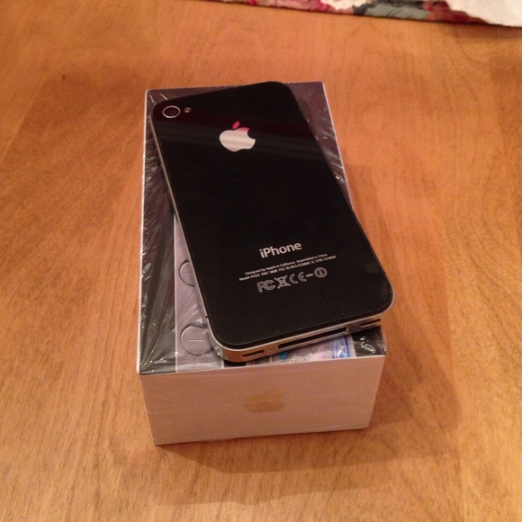 ADDITIONAL PICTURES OF IPHONE