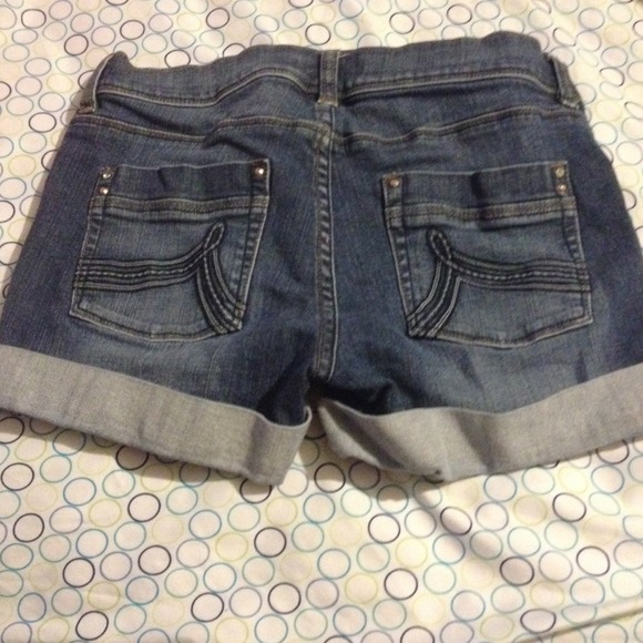 Jean shorts - Picture 2 of 3