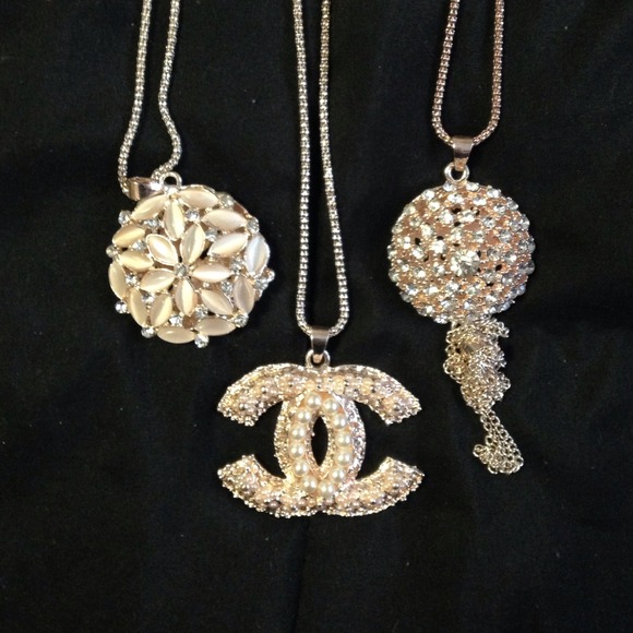 Necklace/accessories