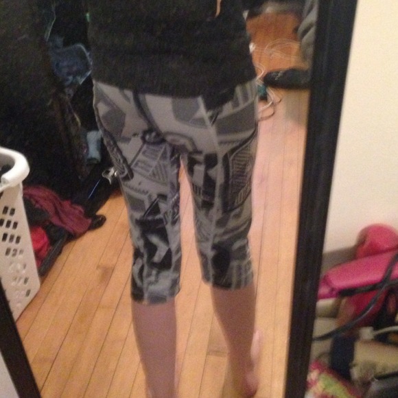 Nike Pro graphic crops - Picture 3 of 4