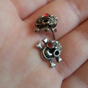 Skull earrings