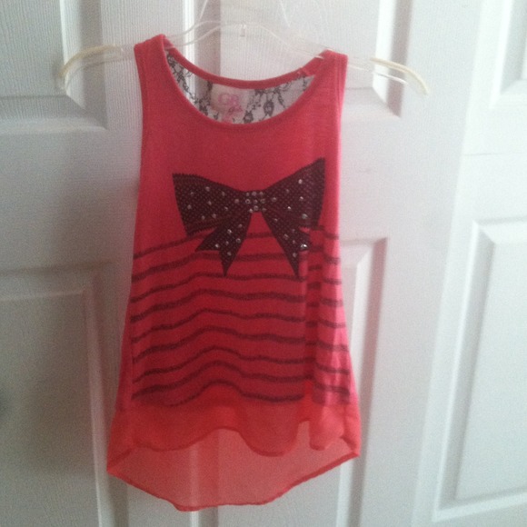 A peachish pink colored top - Picture 1 of 3