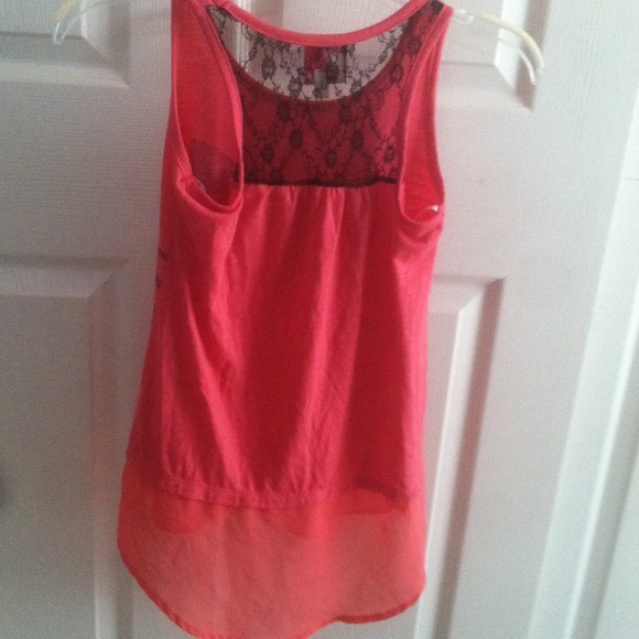 A peachish pink colored top - Picture 2 of 3