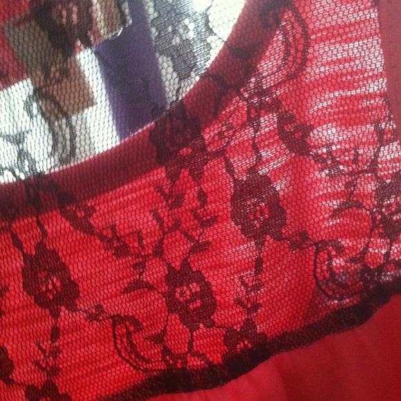 A peachish pink colored top - Picture 3 of 3