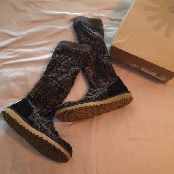 UGGS patchwork black size 11