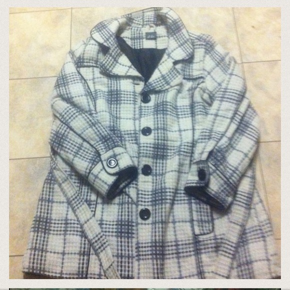 💢REDUCED 💢Warm & comfy coat ( NEW )