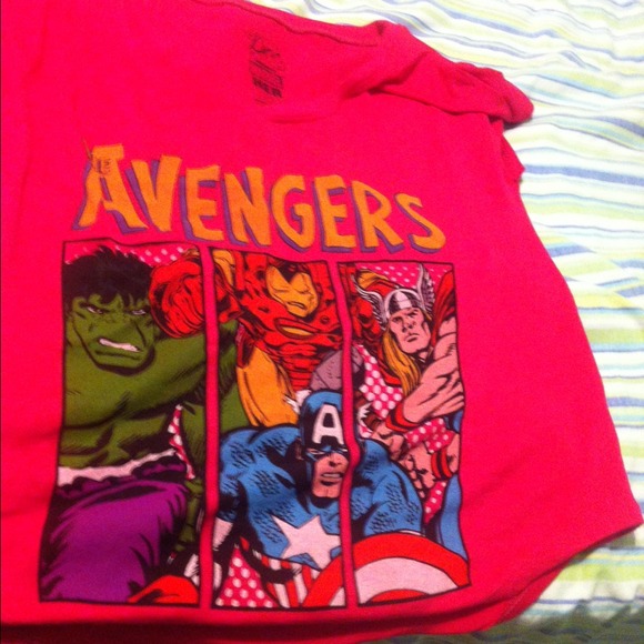 Loose Avengers crop top from Delia's.