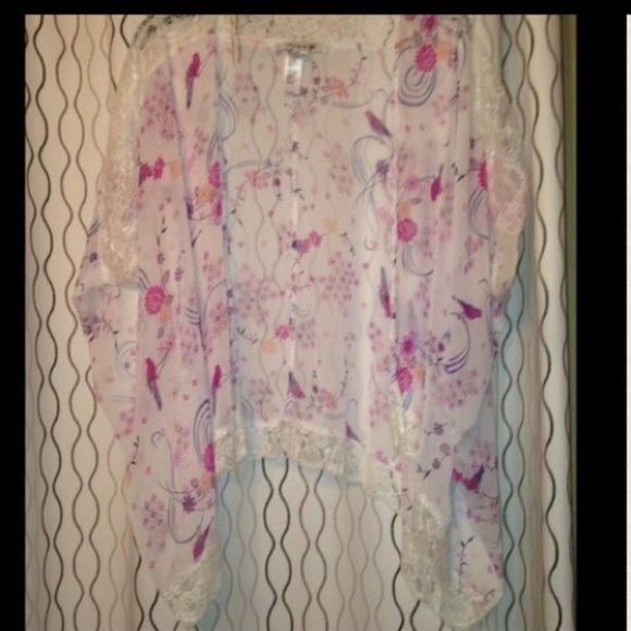 Cute robe kimono 🌸 reposh