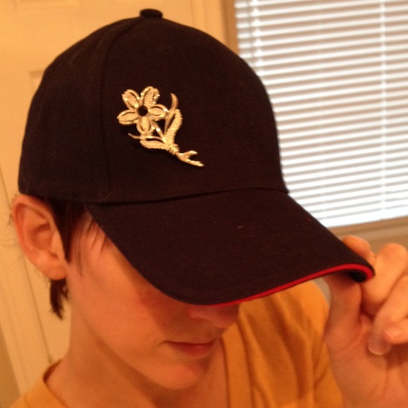 Adorable navy cap with a vintage Brooch, handmade!