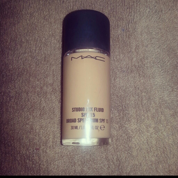 Mac studio fix fluid foundation. Nw35