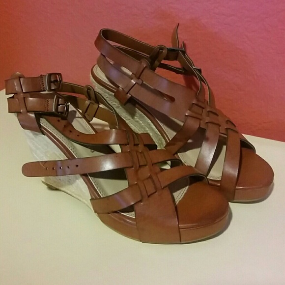 Womens brown leather wedge
