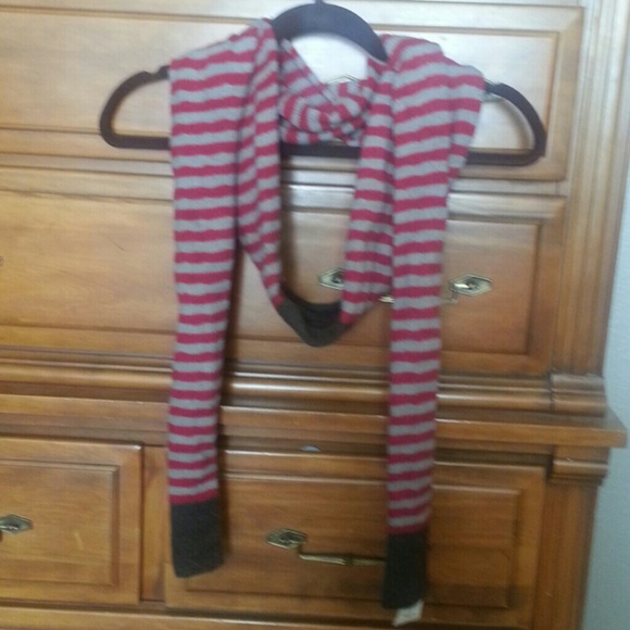 Gap RED brand striped scarf