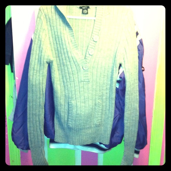 Hooded sweater